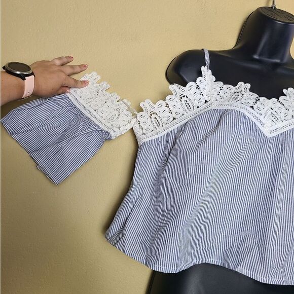 NWT LF Seek the Label Cold Shoulder Top - Picture 3 of 8